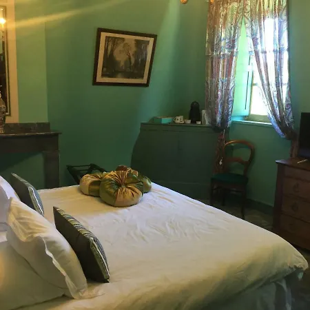 Chateau De Barsous Guest house *