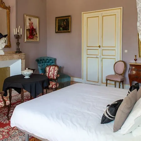 Chateau De Barsous Guest house